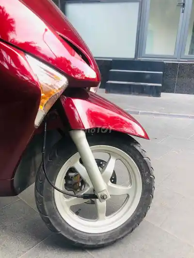 Honda Lead 110 бордового цвета, один хозяин, бережная эксплуатация
