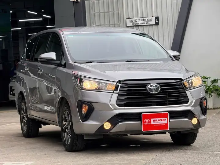 Toyota Innova 2.0E МКПП 2023