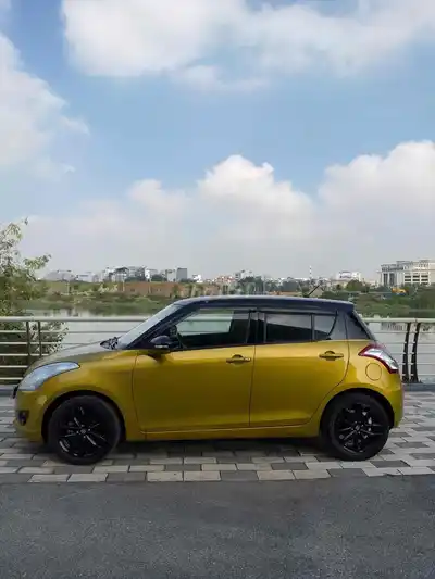 Suzuki Swift 2016 RS 90 000 км Жёлто-лимонный