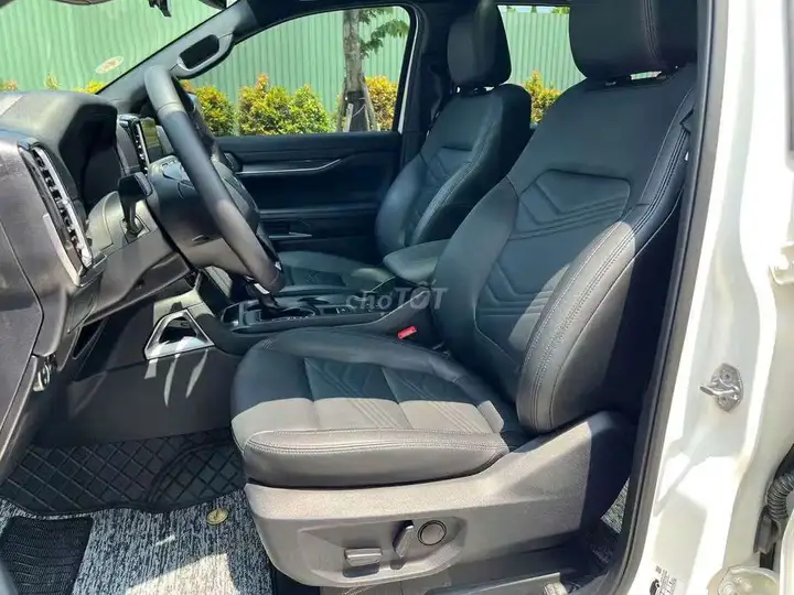 Ford Everest Titanium 4x2 2025 Белый 7 мест