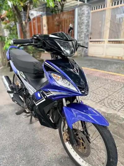 Мотоцикл Yamaha Exciter, сине-серебристый