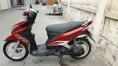 Yamaha Luvias 2023 Красный Скутер