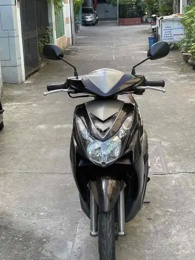 Скутер Yamaha Mio коричневый, черный