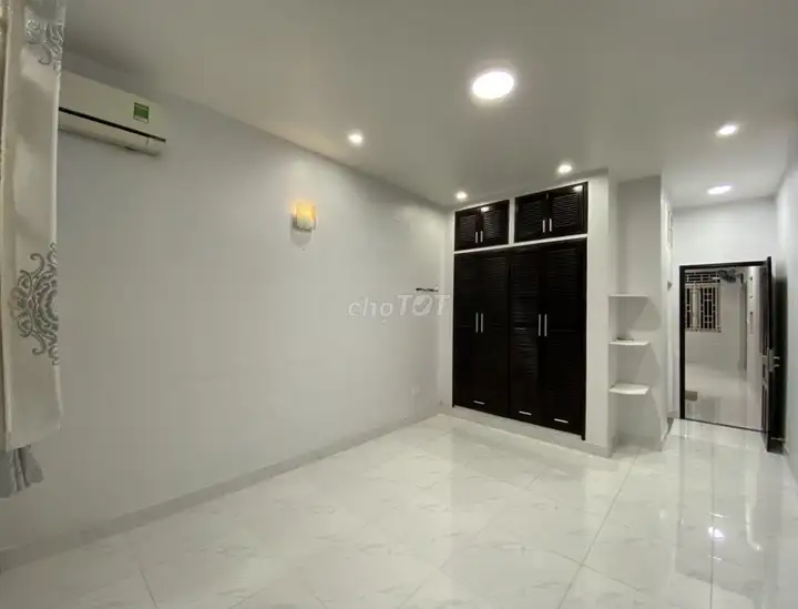 Аренда дома, фасад 42A Hoa Sứ, P.7, Q. Phú Nhuận