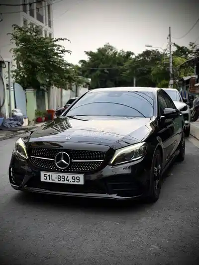 Mercedes-Benz C300 AMG 2020, черный