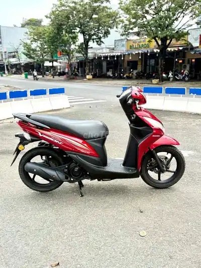 Honda Vision 2018 Красный