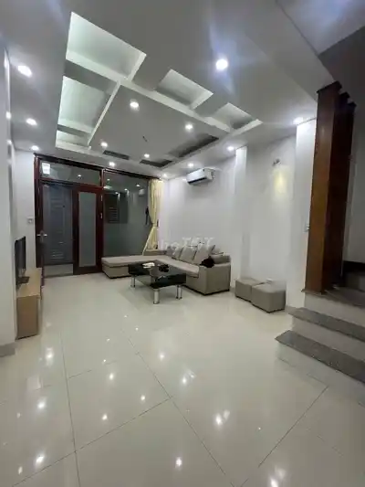 Дом целиком Кимма Бадинь, под коммерцию, авто, 45м², 5 этажей