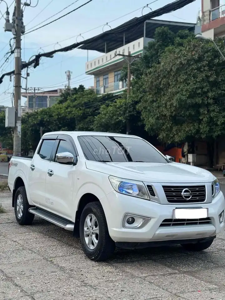 Nissan Navara 2017, белый, дизель, хошиминские номера