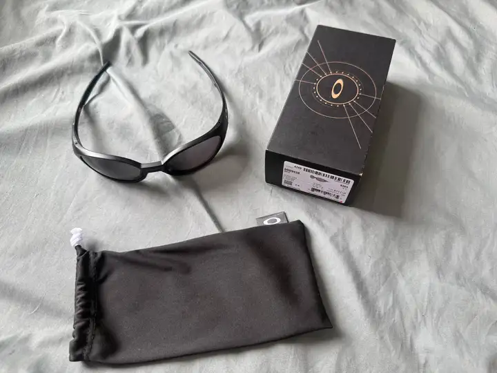Очки Oakley