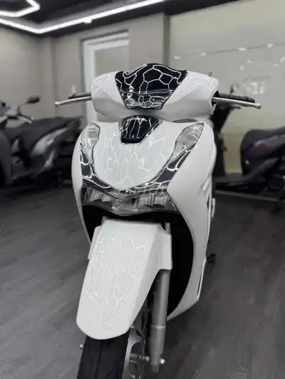 Honda SH 150 ABS 2021 бело-серо-черный, номера Хошимина, от собственника