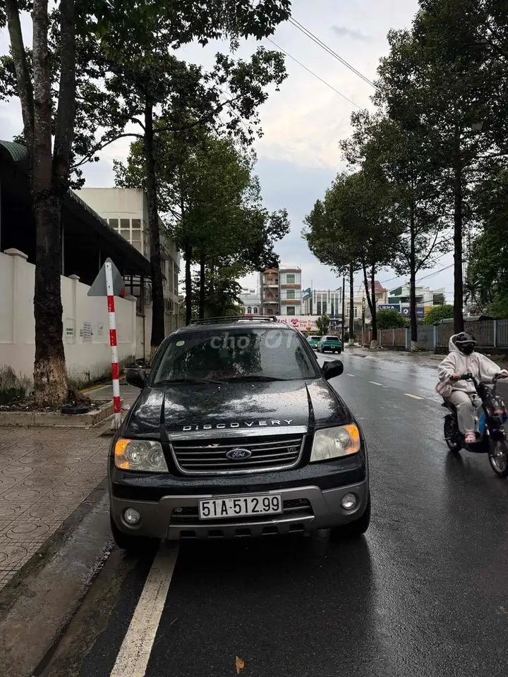 Ford Escape 2005 черный бензин 5 мест