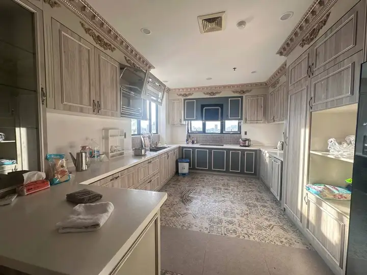 Аренда квартиры 3 спальни 2WC 360м2