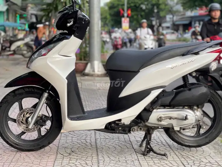Honda Vision черно-белый