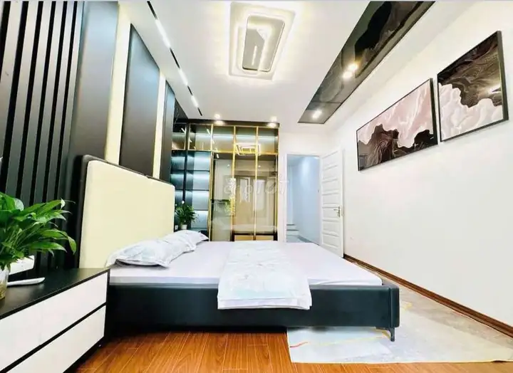 Дом в Кхюанг Труонг, Тхань Сюань, 33 м², 4 этажа, 4 спальни