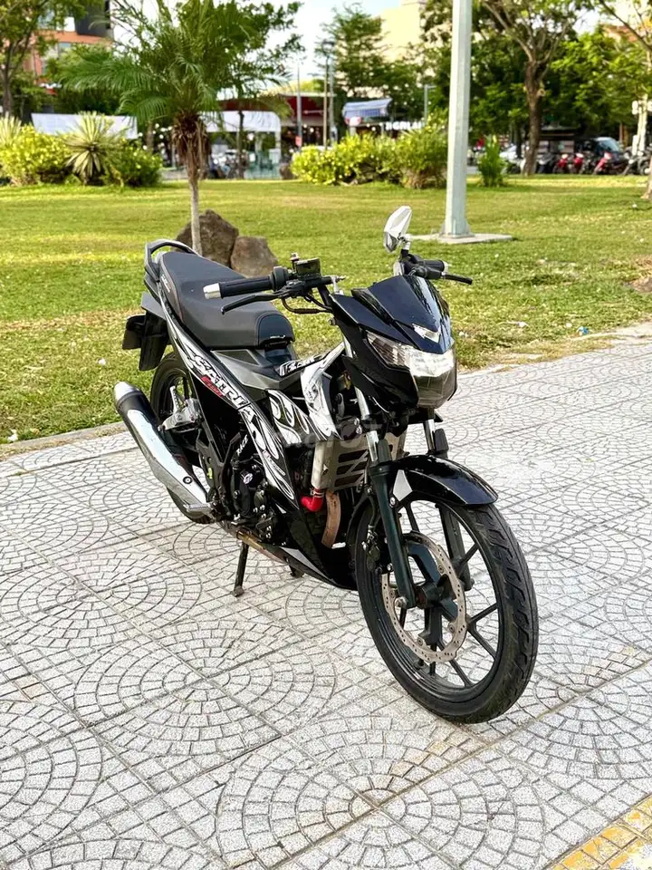 Suzuki Satria 2020, черный
