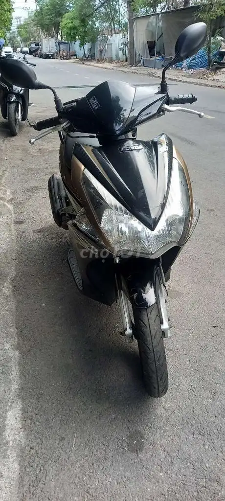 Honda Air Blade Fi черный с золотыми вставками