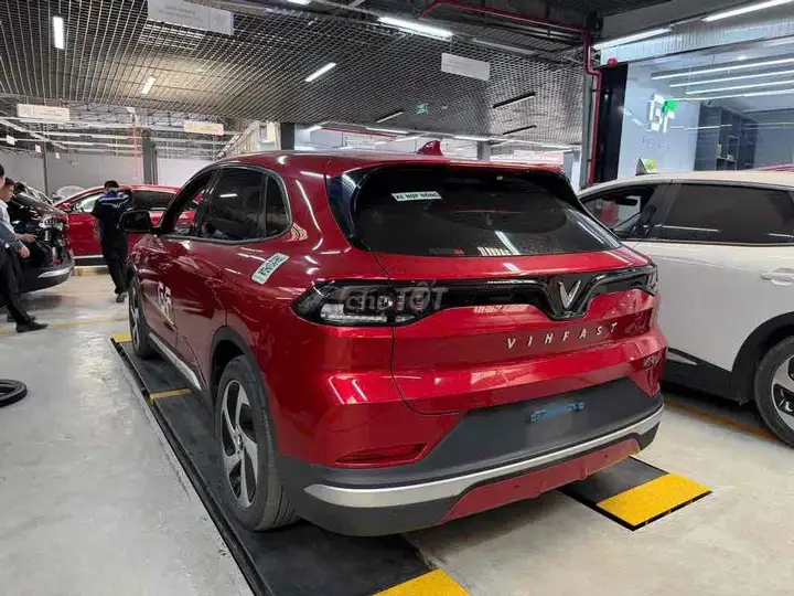 VF8 Eco батарея SDI 2023 спортивный красный - Одометр 53 тыс. км