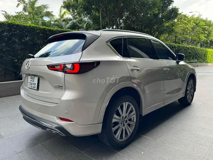 Mazda CX-5 Premium Exclusive 2025 золотой металлик