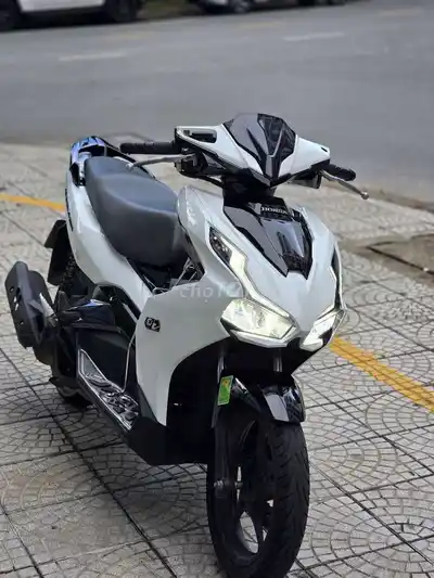 Honda Air Blade 2022 бело-черный спорт