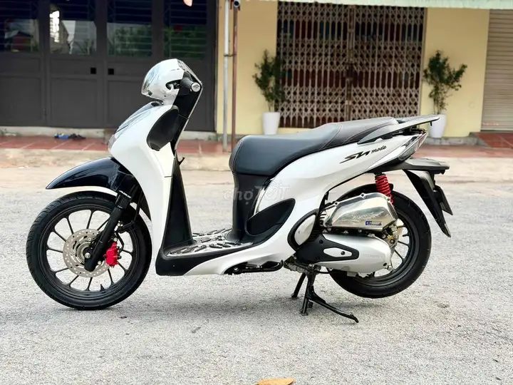 Honda SH Mode 12 000 км красно-черный