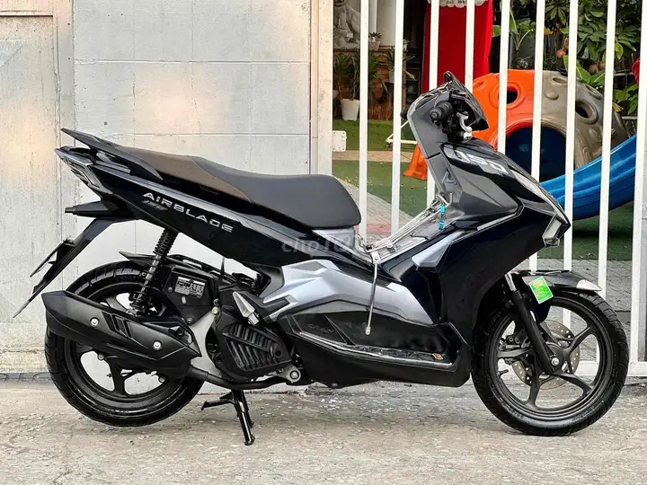 Honda Airblade 150 ABS 2022 черный 8000км