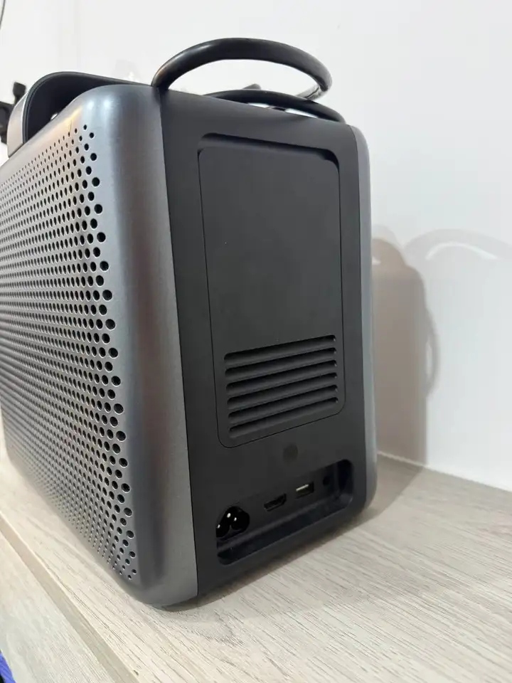 Лазерный проектор Anker Nebula Cosmos Laser D2341