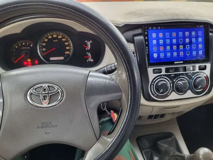 Toyota Innova E 2015 МКПП Синий 7 мест