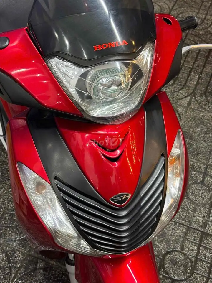 Honda SH 150i 2025 красный