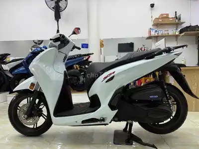 Honda SH 350i 2025 Белый Spotify 8000 км