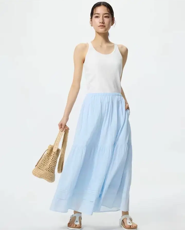 Юбка голубая с карманами и майка белая UNIQLO