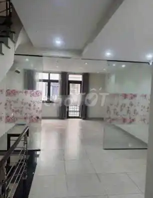 Дом на улице Xuan La, Tay Ho, фасад 5м, 105кв.м x 5 этажей