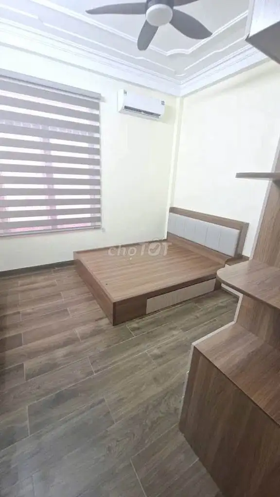 Cho thuê nhà riêng 65m2, 4.5 tầng, 5PN, Đội Cấn, Ba Đình
