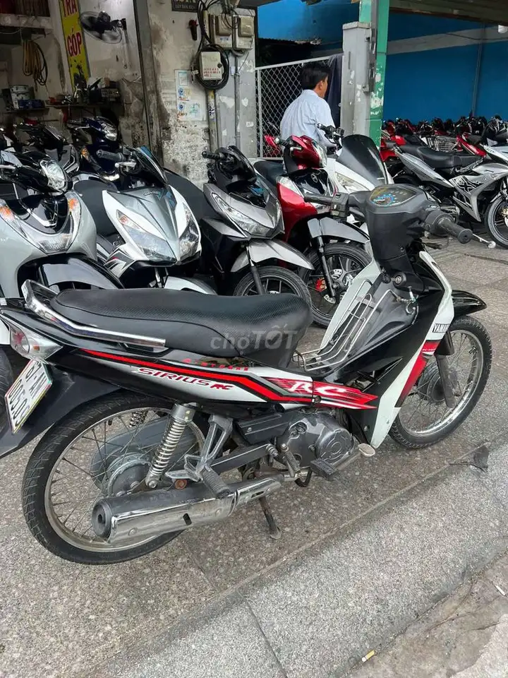 Yamaha Sirius RC 50cc 2017 черный, белый, красный