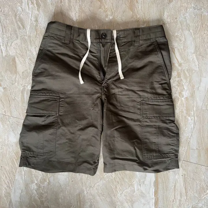 Вещи UNIQLO (футболка хенли, шорты карго, спортивные штаны)