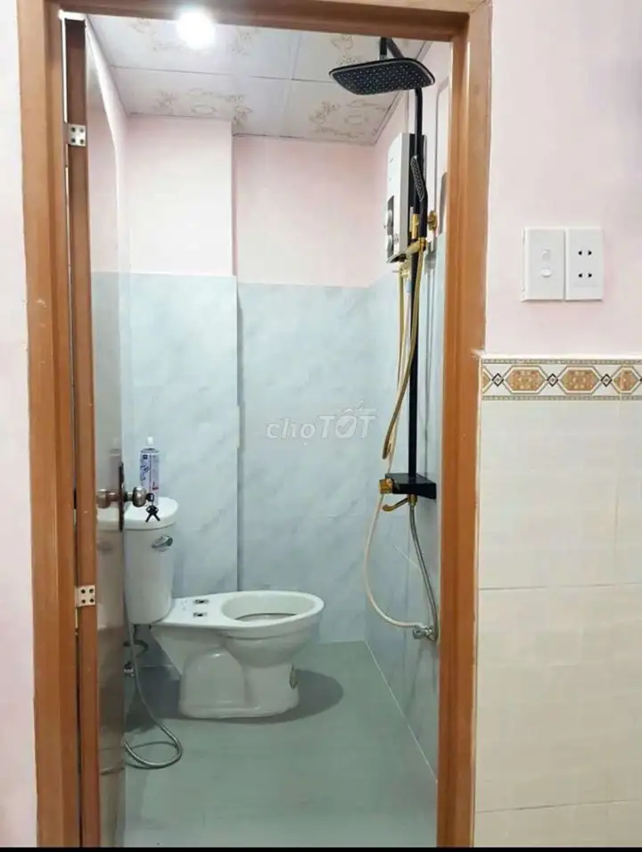Дом с мебелью, 2 спальни, 2 санузла, район Бинь Тхань