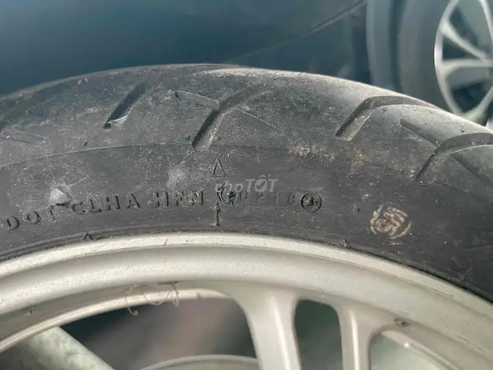 Honda SH 150 2018 в идеале, пара новых шин, заложено владельцем