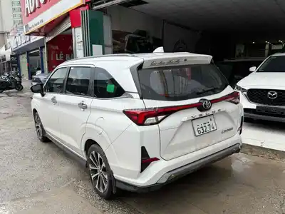 Toyota Veloz Cross 2022 Top белого цвета, импорт