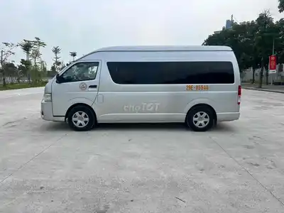 Toyota HIACE 2018 дизель серебристый