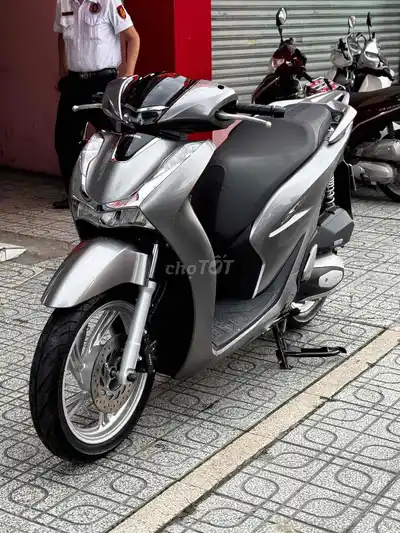 Honda SH 125i 2025 Титановый серый супер пробег