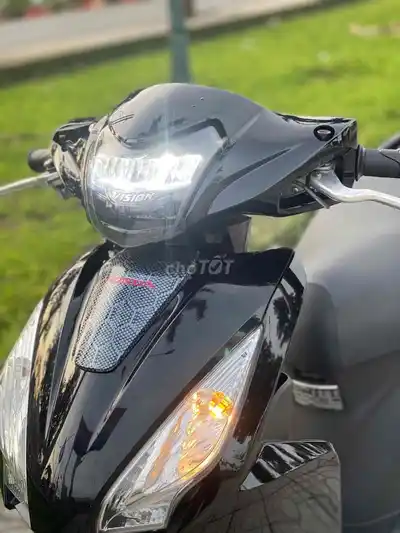 Черный Honda Vision