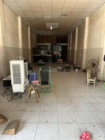 Дом на первой линии улицы Нин Тон