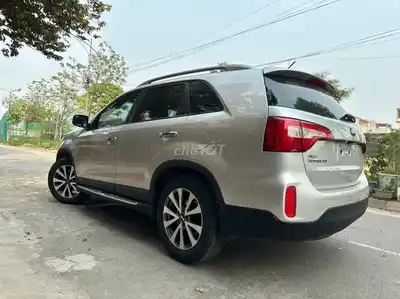 Kia Sorento 2015 2.4L бензин серебристый 160000 км