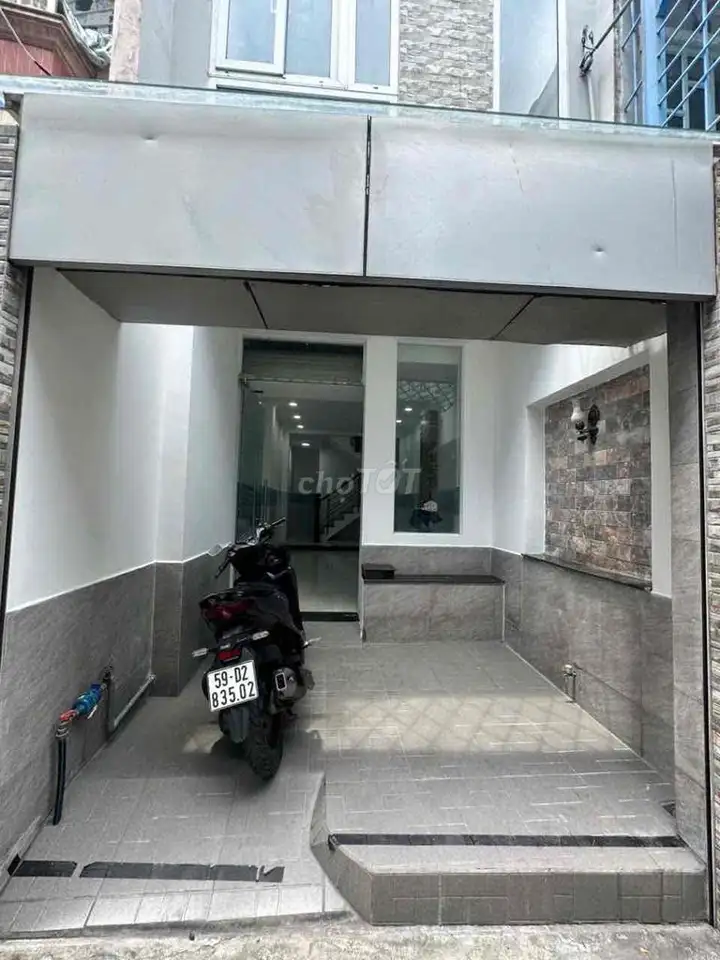 🏡 Аренда нового красивого дома на улице Бонг Сао, р-н 8, 3 спальни