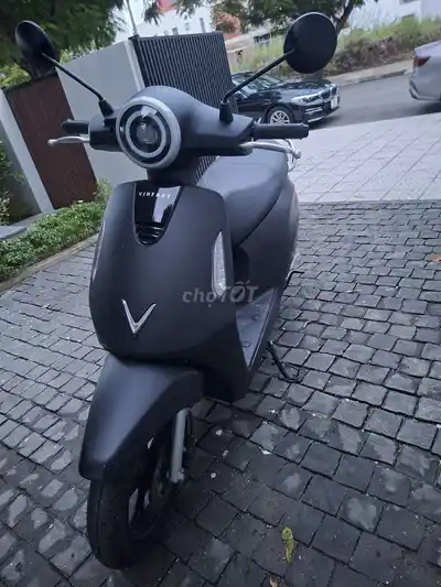 Электроскутер VinFast Evo Grand Lite матовый черный