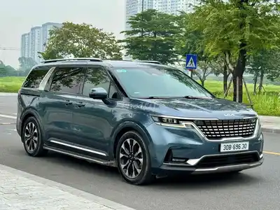 Kia Carnival Signature 2022 Серно-зеленый 7 мест