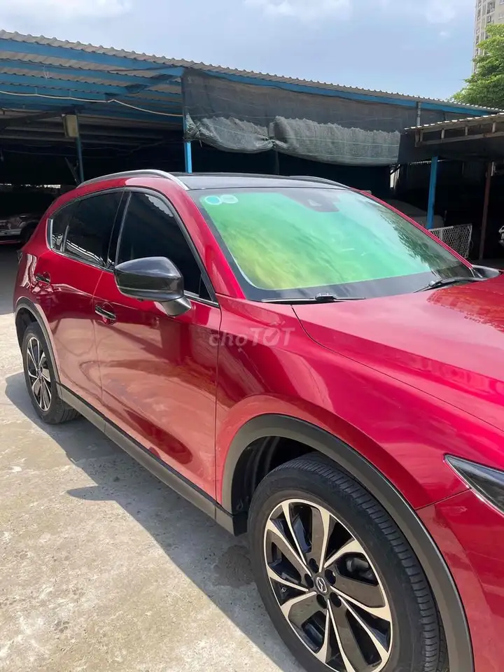 Mazda CX-5 Premium 2023, красный, 5 мест, 59212 км