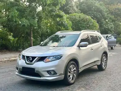 Nissan X-Trail 2018 2.0 4WD Серебристый 78 000 км