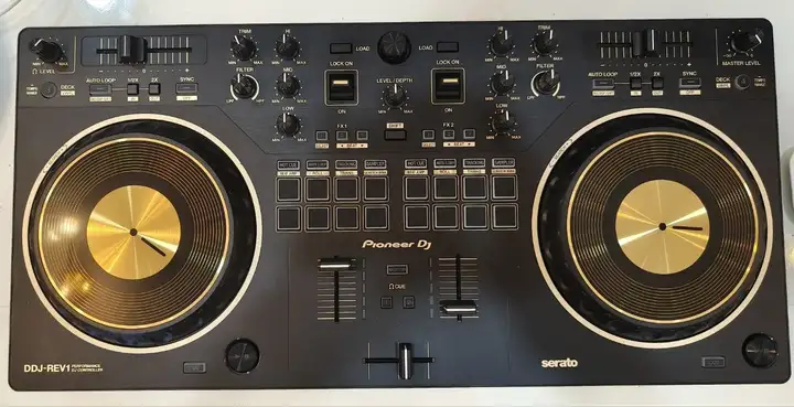 DJ-контроллер Pioneer DDJ-REV1