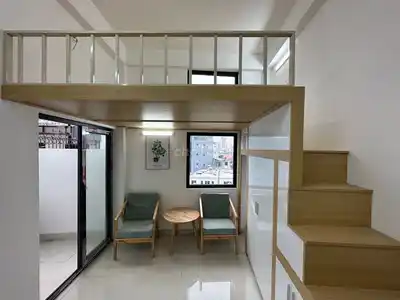 Сдается современная комната с антресолью, переулок 123 Yen Xa