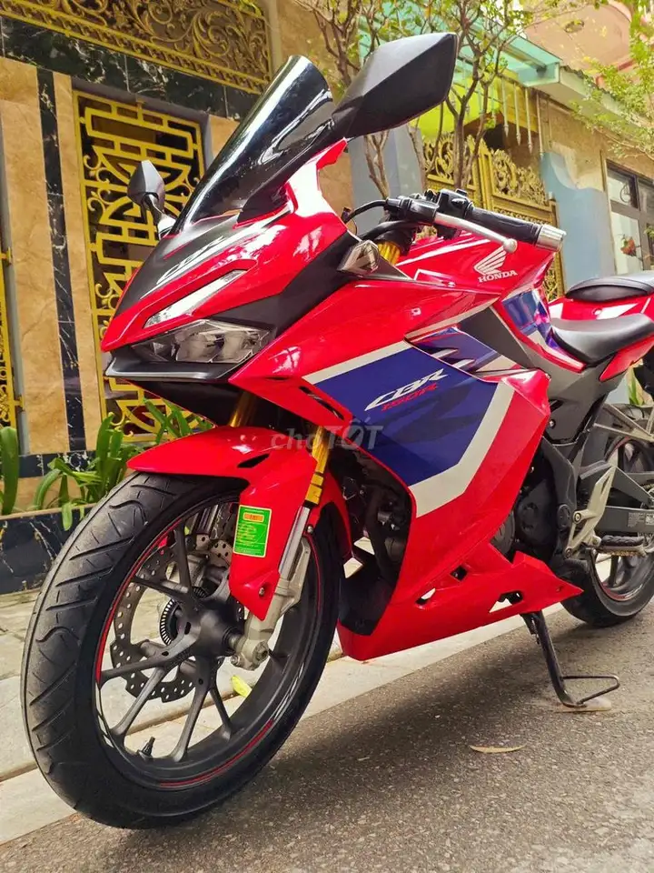 Honda CBR 150 ABS FI 2022, пробег 8000 км, как новая